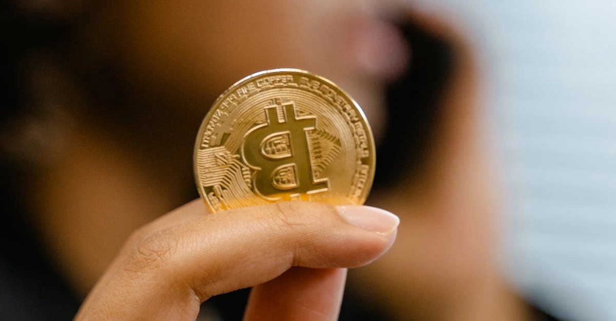 Концептуальное изображение виртуальной экономики будущего с цифровыми элементами